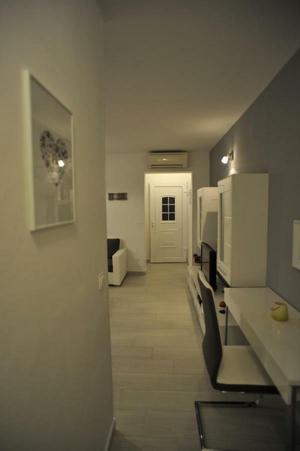 Apartment Stefania Ровинь Экстерьер фото
