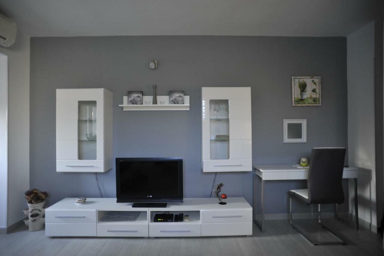 Apartment Stefania Ровинь Экстерьер фото